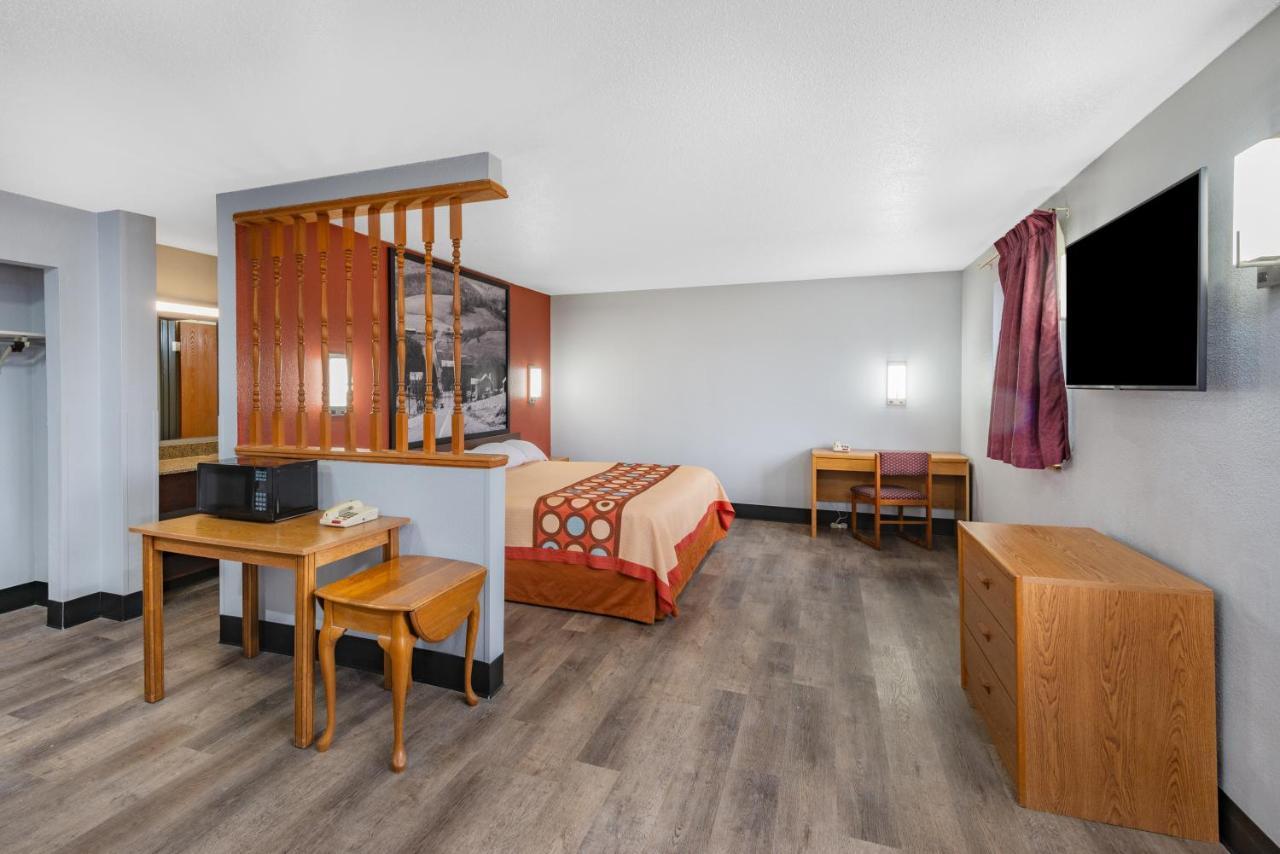 Super 8 By Wyndham