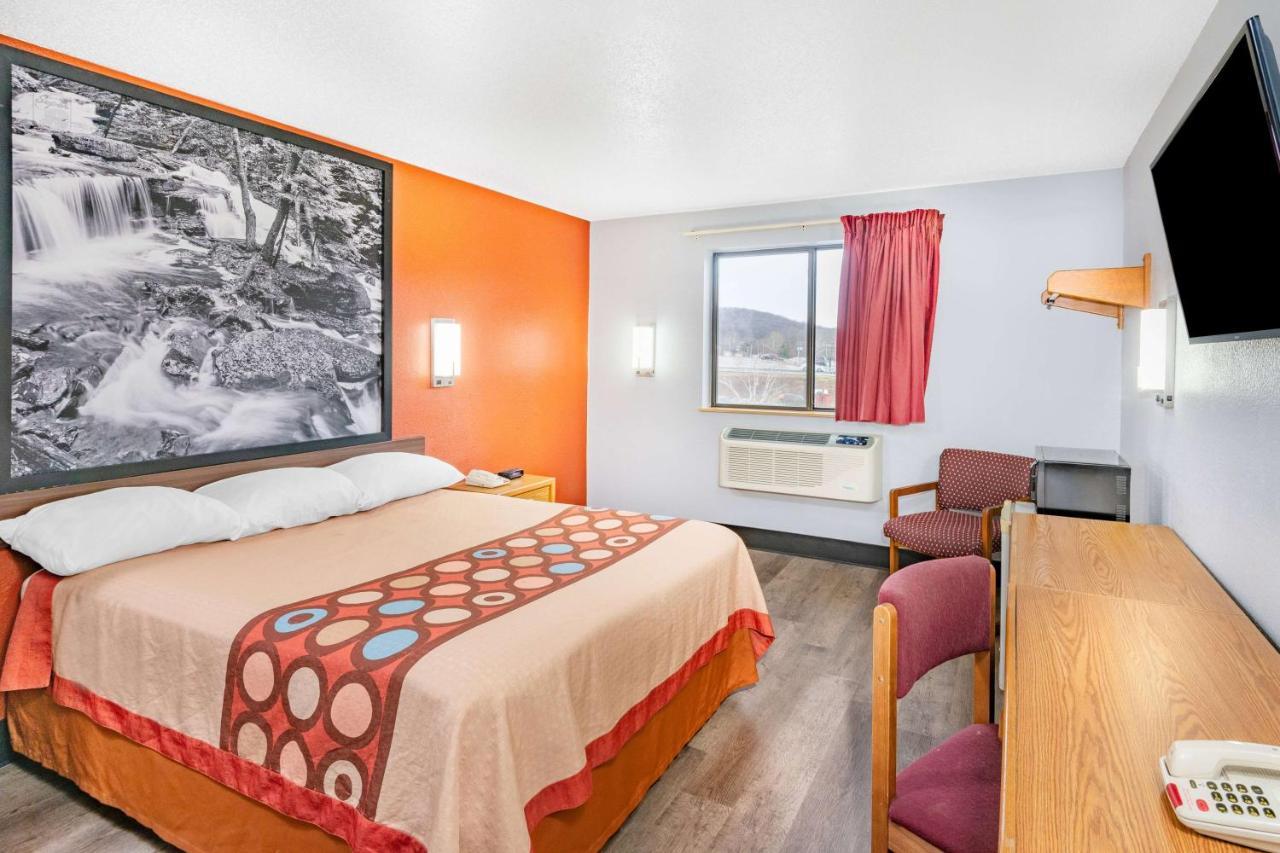 Hotel Super 8 By Wyndham 2*